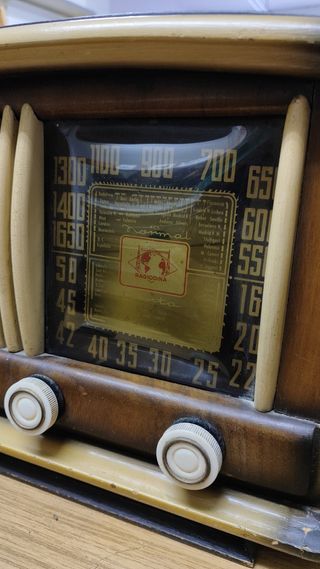 Radio antigua RADIODINA-320