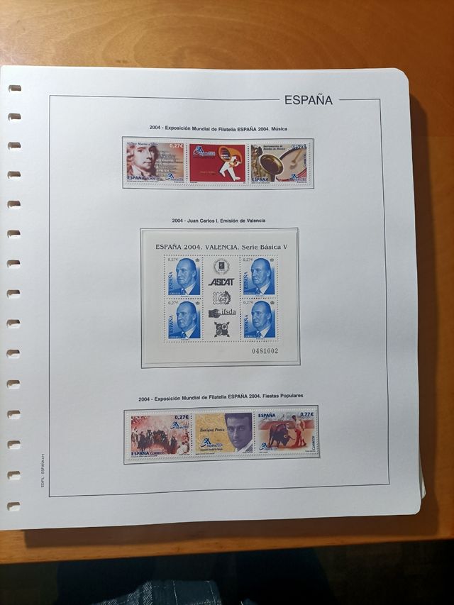 Sellos España año 2.004 completo MNH.