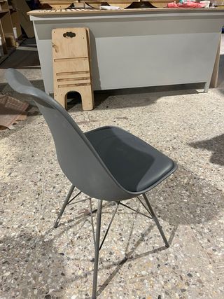 Silla de propileno gris