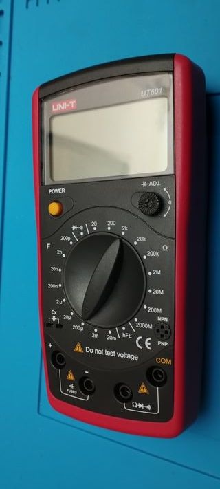 UNI-T UT601 - Capacimetro e Ohmimetro Digital