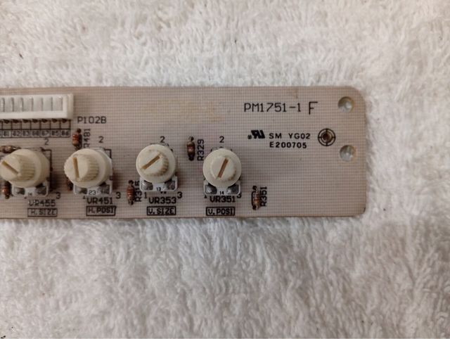 Control de ajustes monitor SANWA PM17511 F