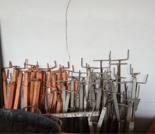 Sargentos para barandillas de forjados de obras