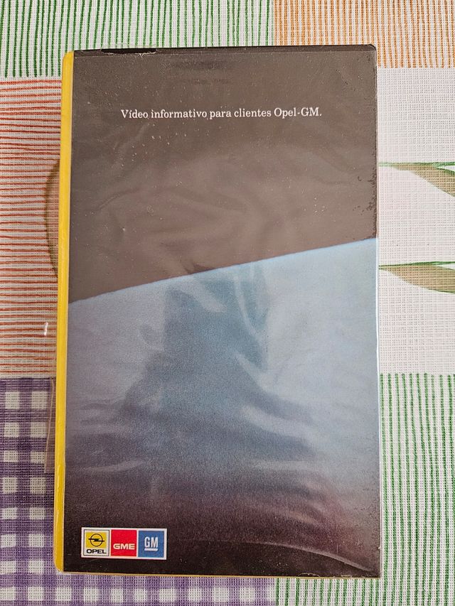 Pelicula VHS anuncio Opel sin abrir.