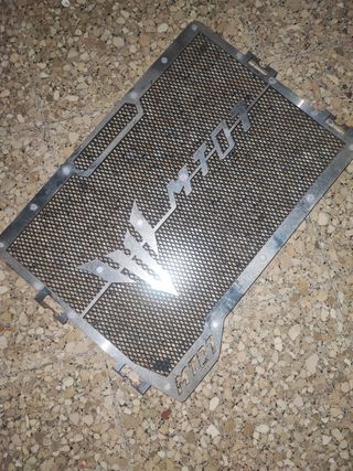 Yamaha mt07  Asidero,radiador,soporte caballete