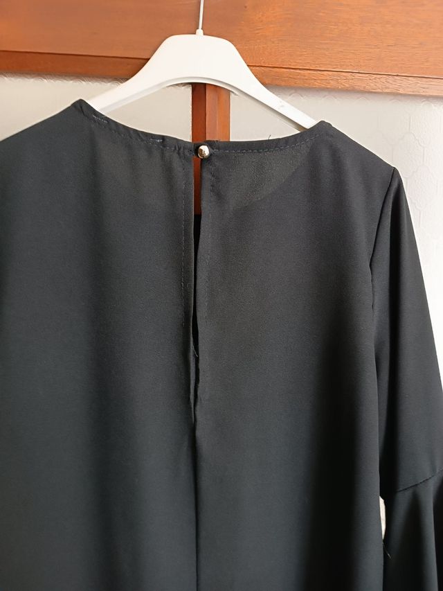 Abito corto nero manica a campana 