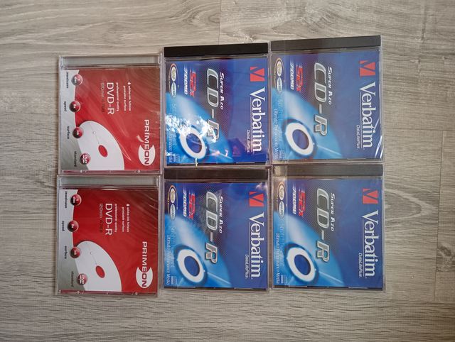 Cds y dvds en caja sin estrenar