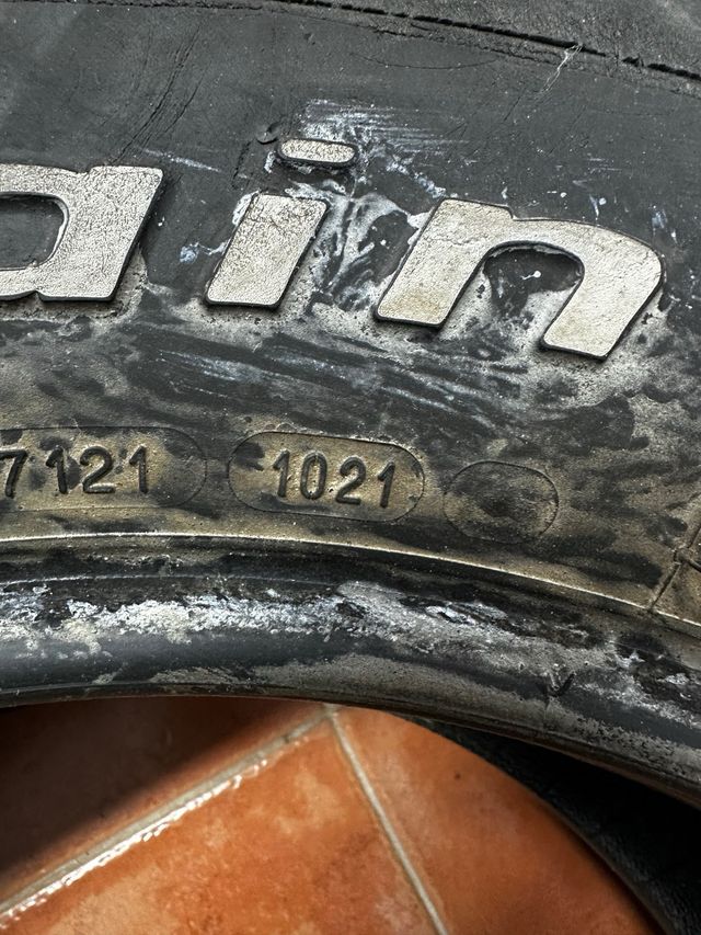 Neumatico 265 70 17 bf goodrich