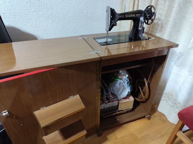 Maquina de coser antigua