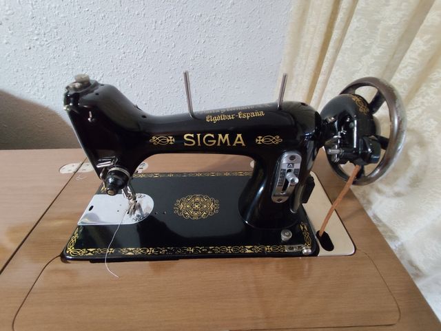 Maquina de coser antigua