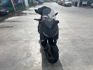 Yamaha Xmax 400