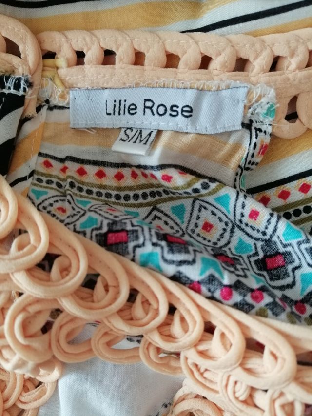 Vestido recto y con rajas