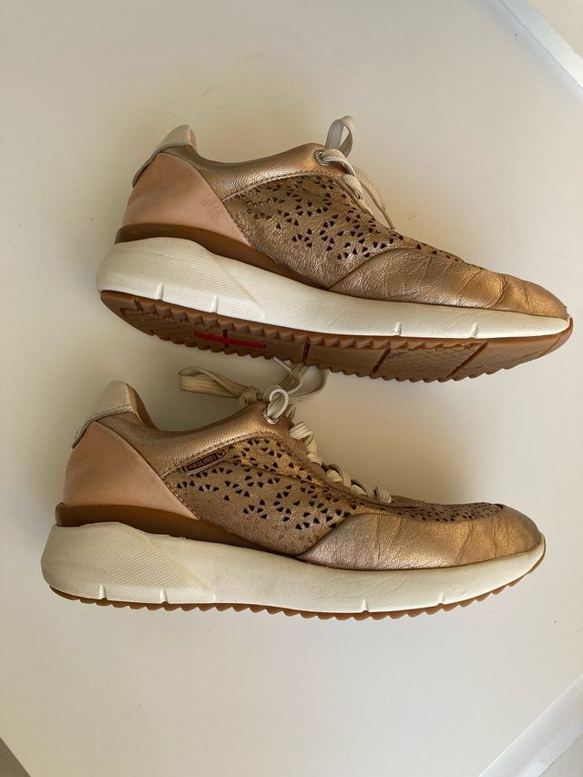 Zapatillas Pikolinos Sella doradas 39