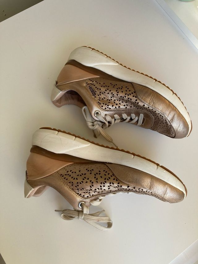Zapatillas Pikolinos Sella doradas 39