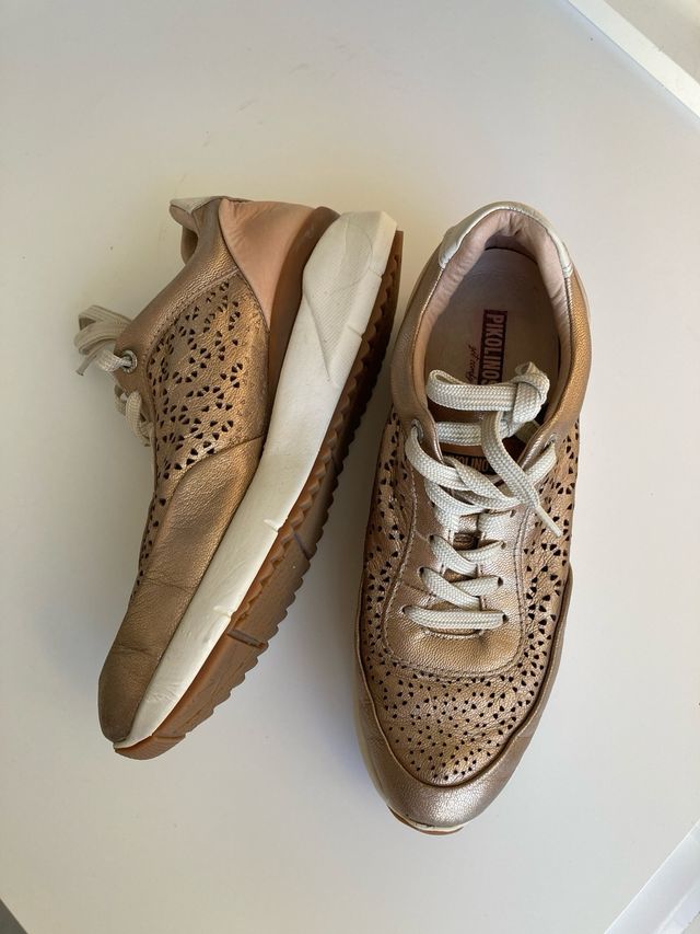 Zapatillas Pikolinos Sella doradas 39