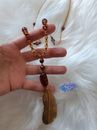 Collar pluma