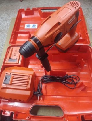 Taladro Hilti batería y cargador