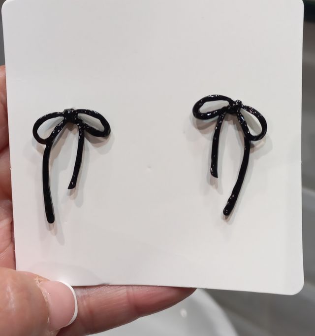 Pendientes lazos negros