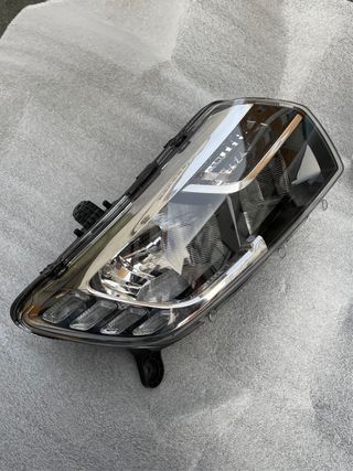 Faro delantero derecho Dacia Logan / Sandero
