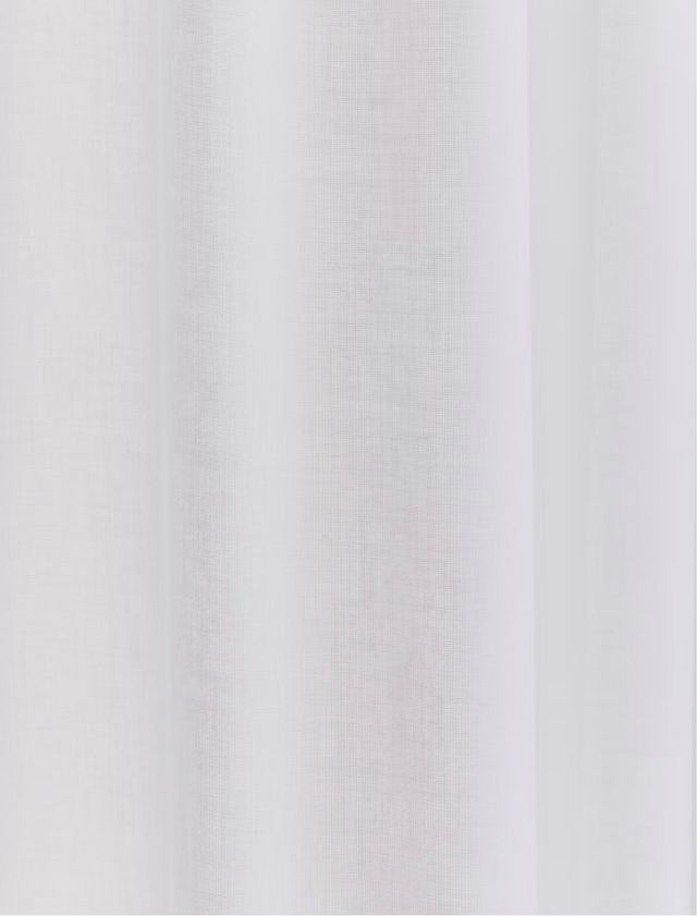 Cortina blanca con riel