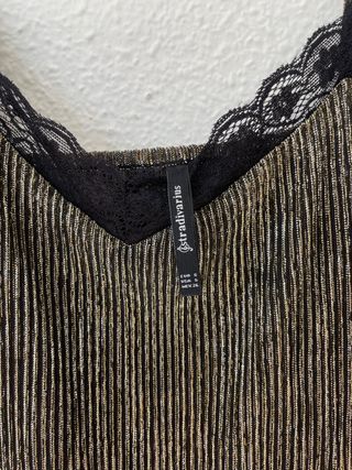 Top tirantes Stradivarius dorado 