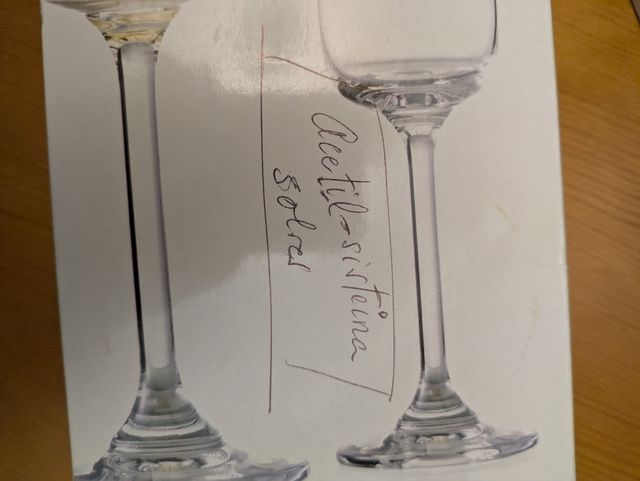 Dos pares de copas con caja