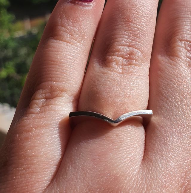 Anillo tall 16 plata de ley plano con punta.