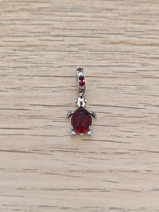 Charm de plata tortuga cristal de murano rojo