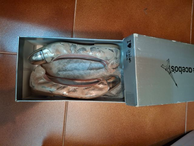 Zapatos bailarina Acebos 32.En dorado talla 33.