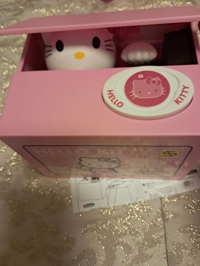 Hello kity hucha , nueva se equivocaron de modelo 