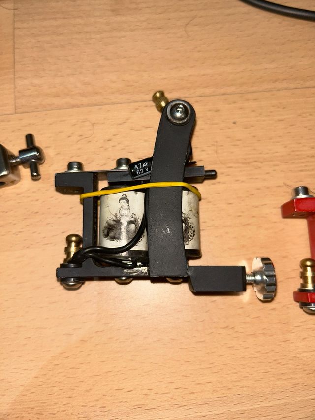 Máquinas y fuente de alimentación tatuaje