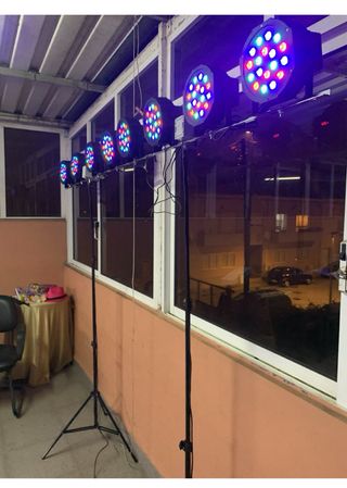 2 tripes e 8 projetores dmx dj