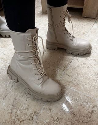 Botin cordones nude