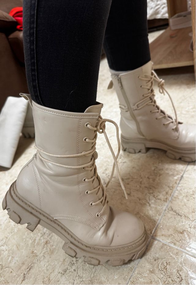 Botin cordones nude