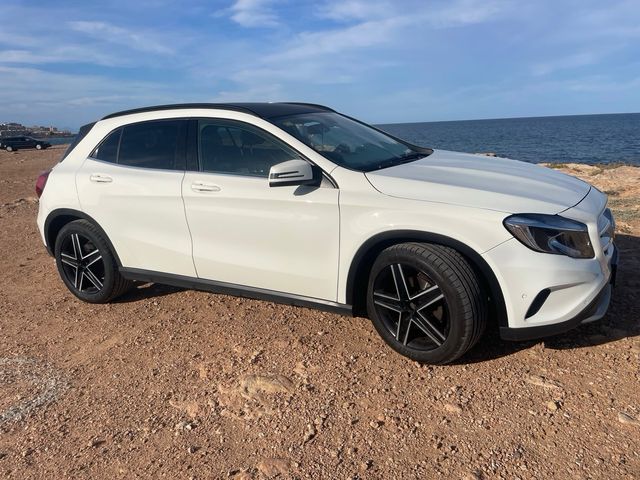 Mercedes-Benz GLA 2015