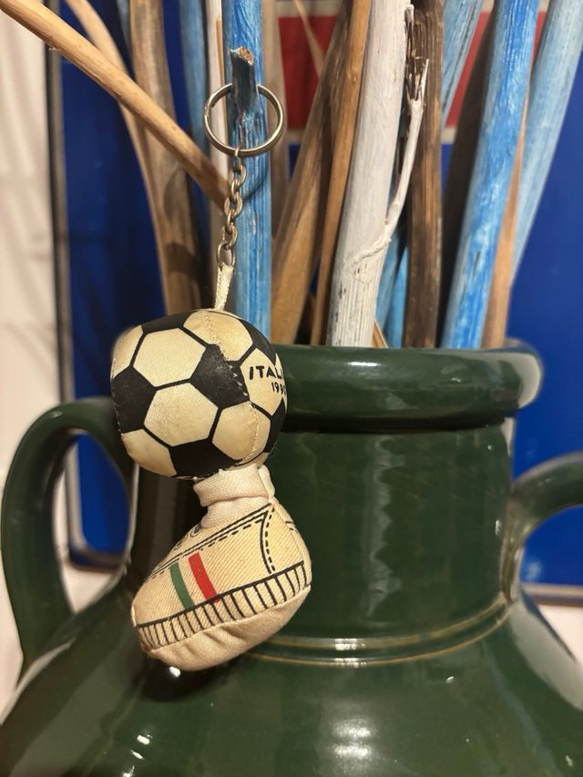 PORTACHIAVI ITALIA 90 MASCOTTE VINTAGE KEYCHAIN