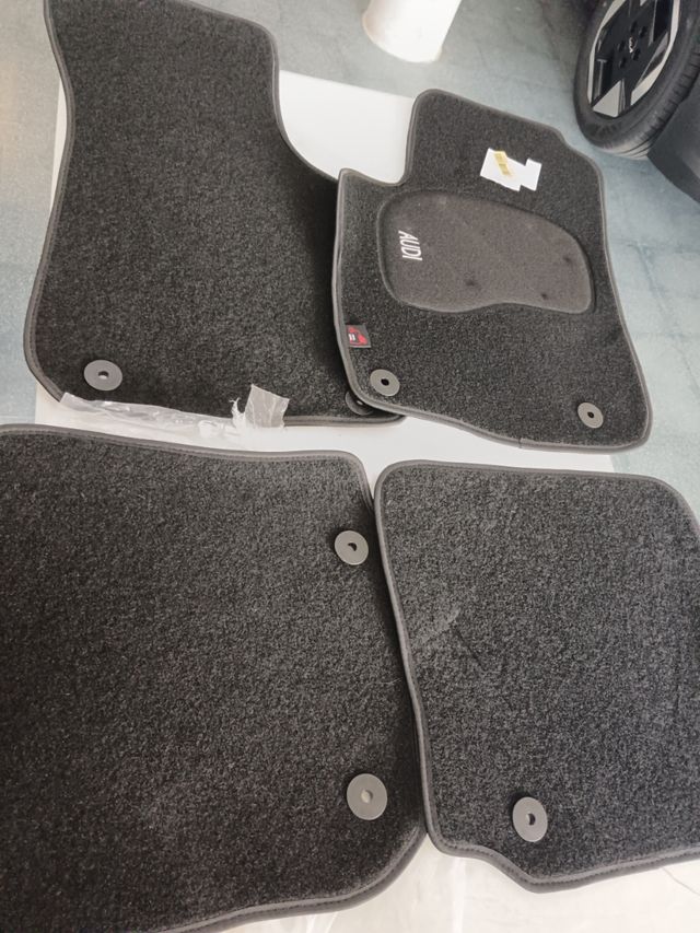 Pool Line, Juego de Alfombras de Moqueta Audi A3