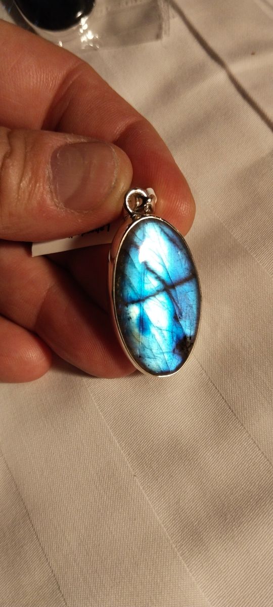 Anillo y colgantes labradorita