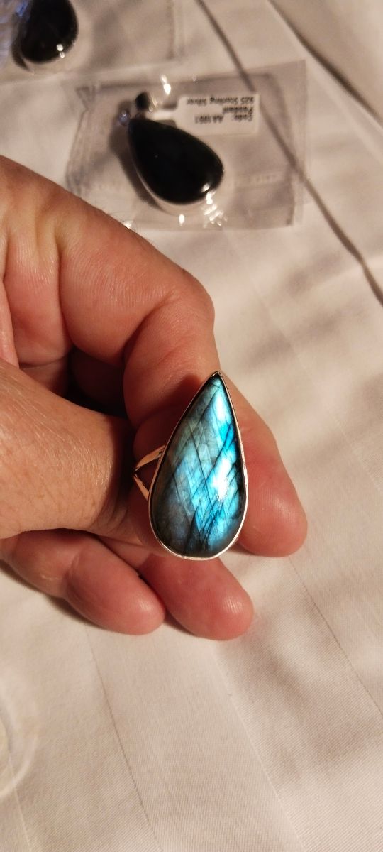 Anillo y colgantes labradorita