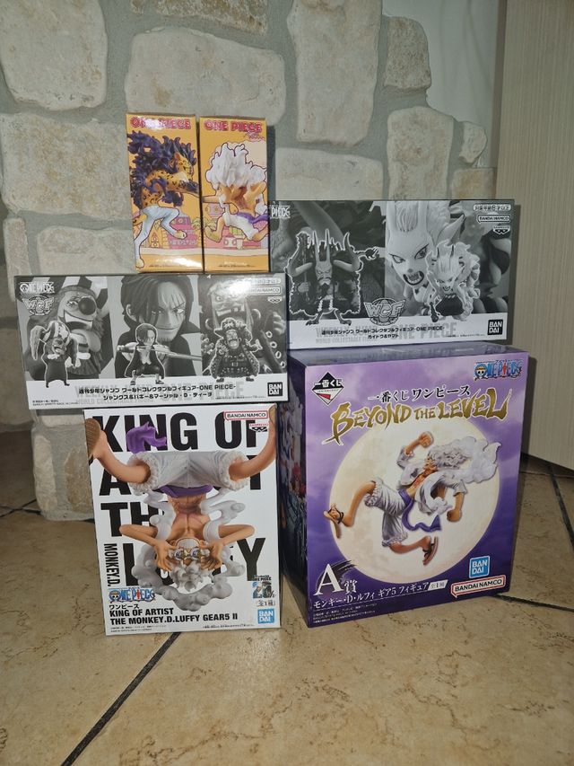 One piece Figure Set