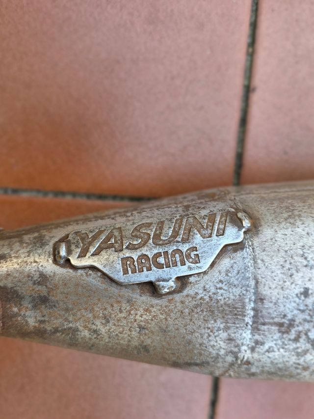 Escape yamaha Tzr y derbi Scoot