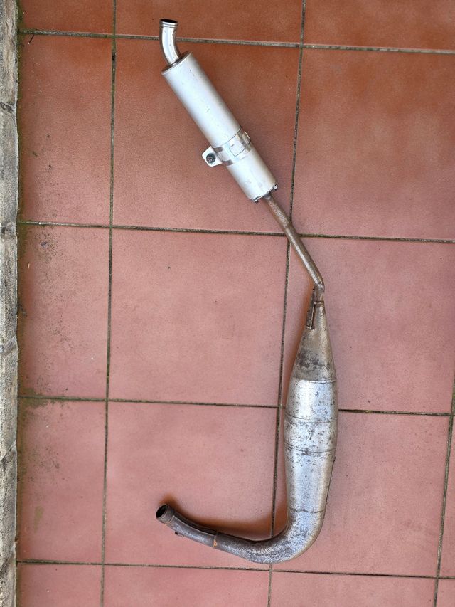 Escape yamaha Tzr y derbi Scoot