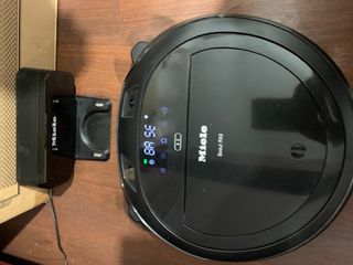 Miele Scout Rx3 con mando