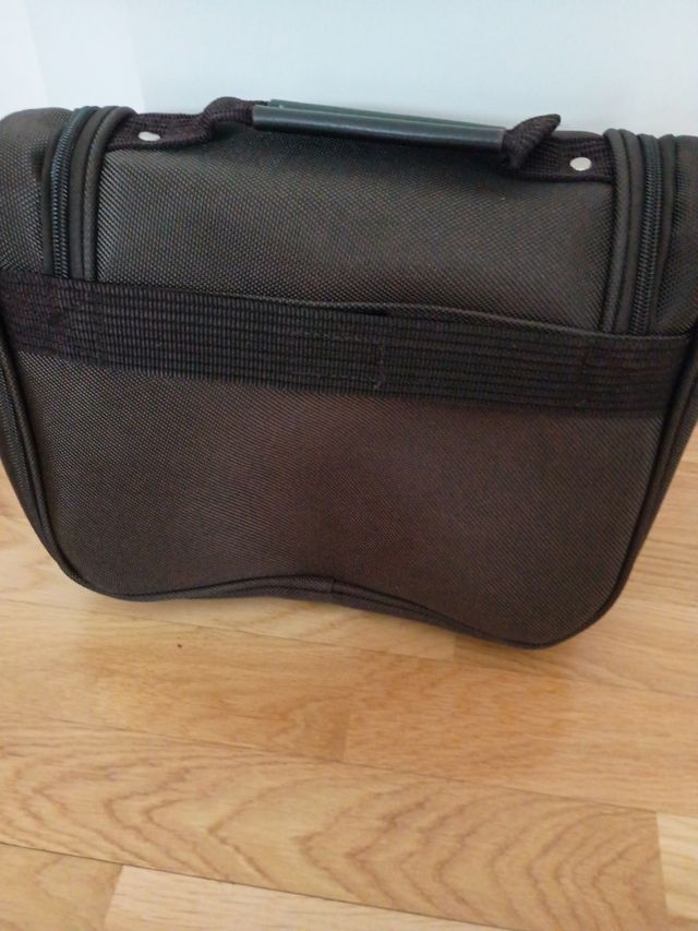 Neceser de viaje nuevo.