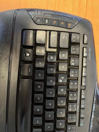Teclado y raton inalambricos Logitech