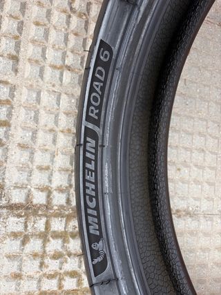neumático delantero Michelin road 6