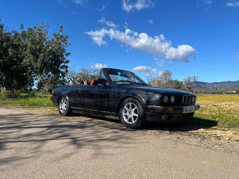 BMW E30 320i Cabrio - foto 1