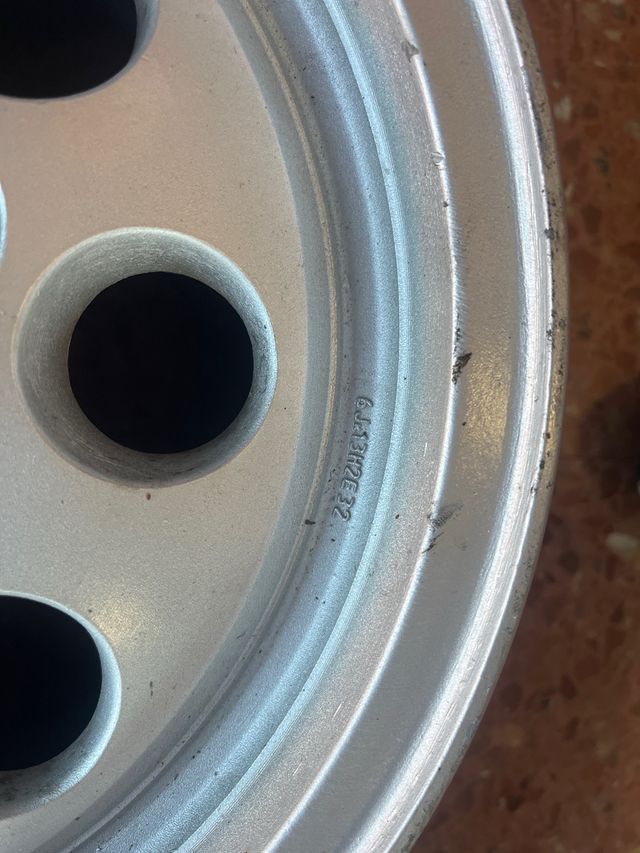 LLANTAS FORD FIESTA ESCORT XR2