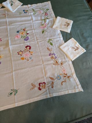 Tovaglia da the con 6 tovaglioli