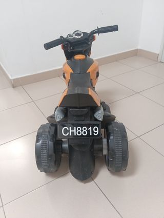 Moto eléctrica infantil