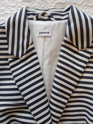 Americana Pinkie talla 36, como nueva.